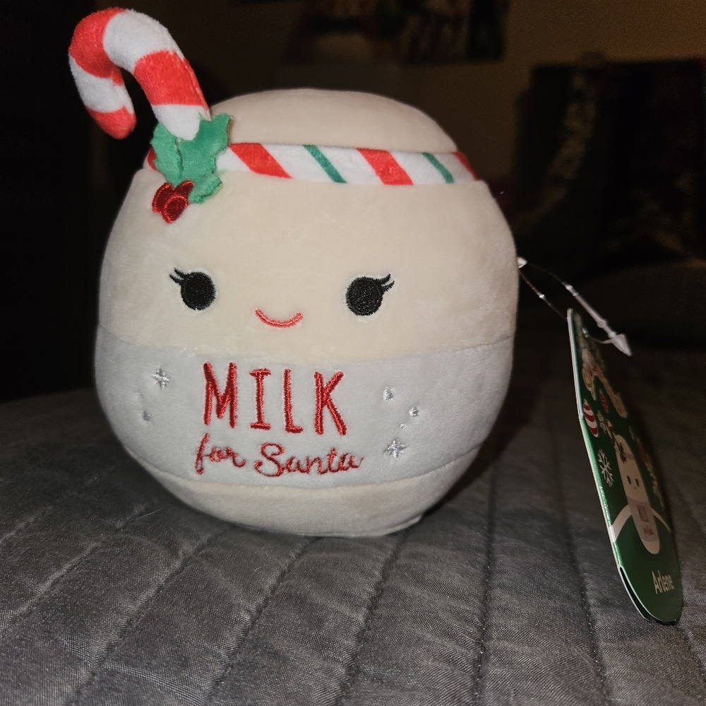 NWT Arlene the milk 🥛 for Santa 🎅 2023 Christmas 🎄 Squishmallow 5" Holiday